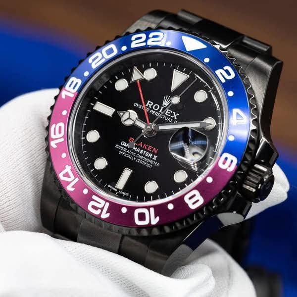 BLAKEN GMT Master I| 40mm 116710 DLC
Coated Blue/Magenta Bezel COMPLETE - Image 4