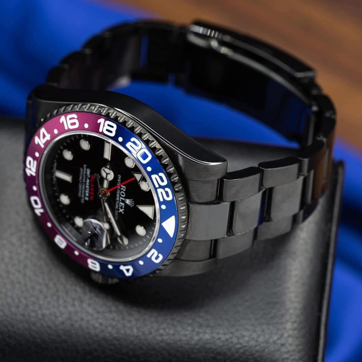 BLAKEN GMT Master I| 40mm 116710 DLC
Coated Blue/Magenta Bezel COMPLETE - Image 6