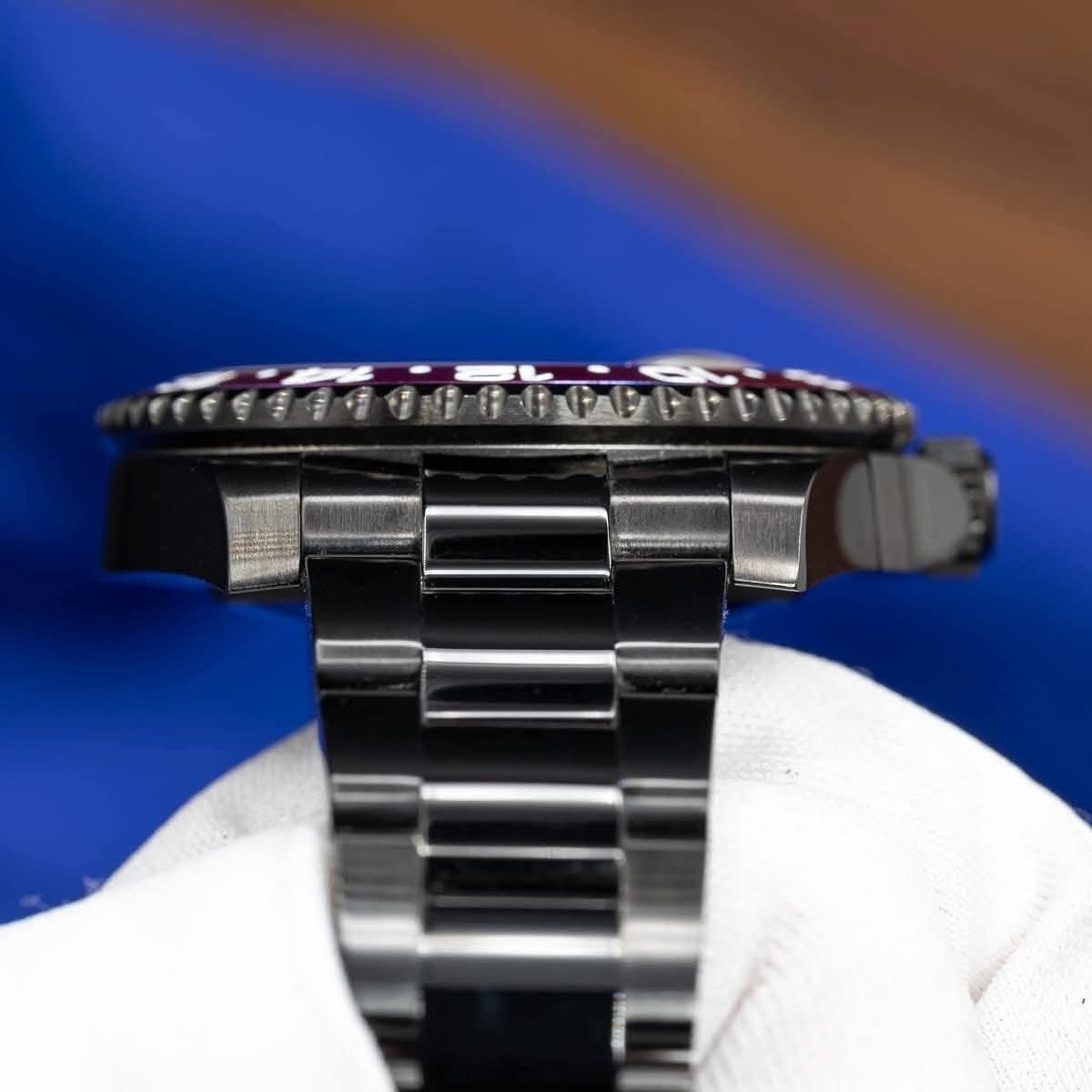 BLAKEN GMT Master I| 40mm 116710 DLC
Coated Blue/Magenta Bezel COMPLETE - Image 11