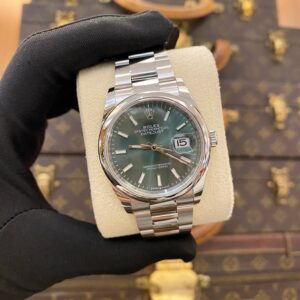 Rolex Datejust 36mm
Champagne Diamonds Dial
